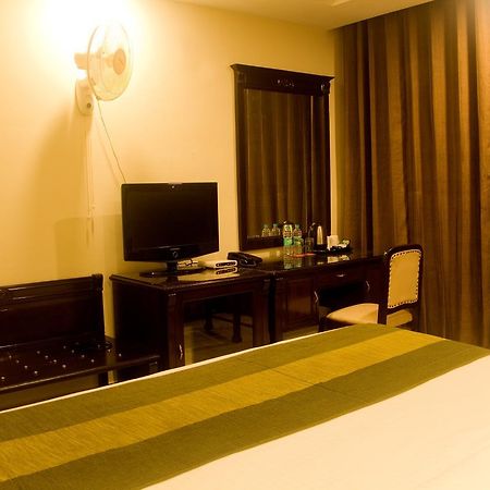 Heaven Blu Hotel & Resort Амритсар Екстериор снимка