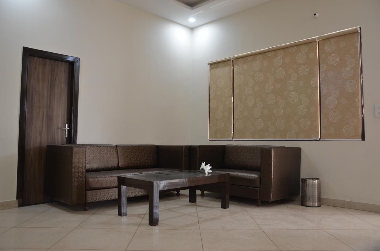 Heaven Blu Hotel & Resort Амритсар Екстериор снимка